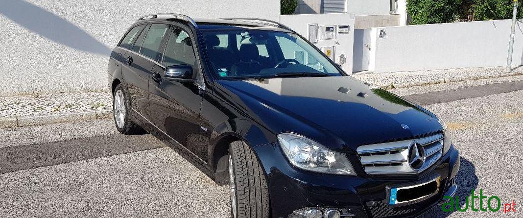 2011' Mercedes-Benz C-250 Avantgarde photo #4