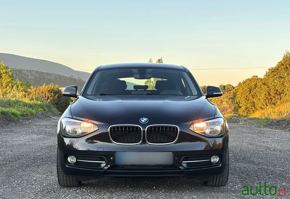 2013' BMW Série 1 Da Line Sport photo #2