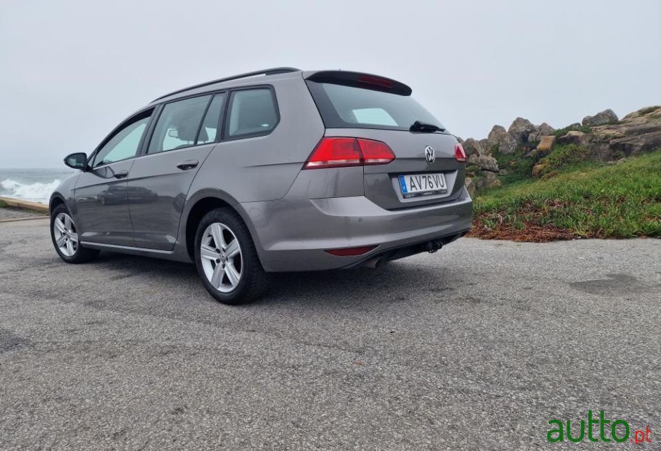 2015' Volkswagen Golf Variant photo #1