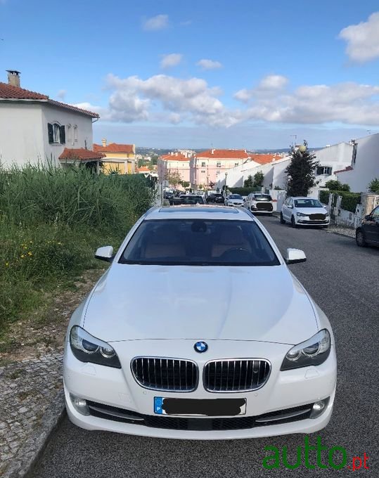 2010' BMW 530 photo #3