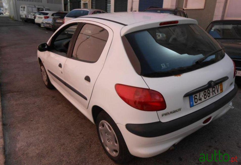 2001' Peugeot 206 photo #1