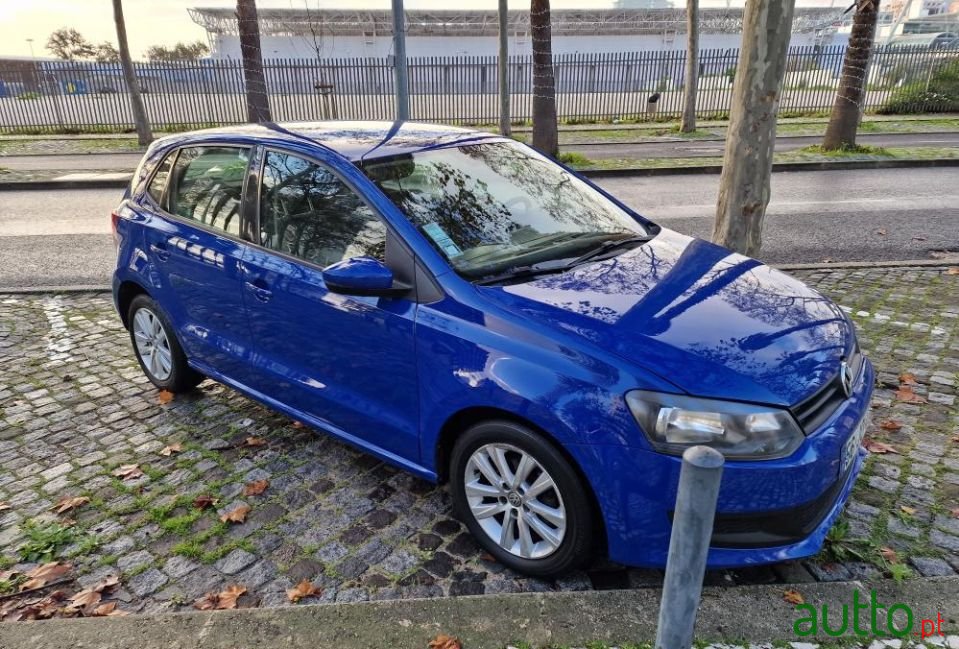 2010' Volkswagen Polo photo #2