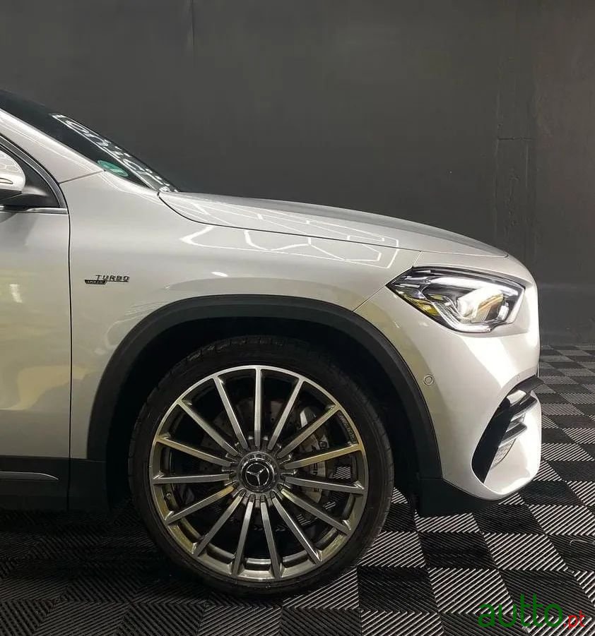 2020' Mercedes-Benz Classe Gla 4-Matic photo #3