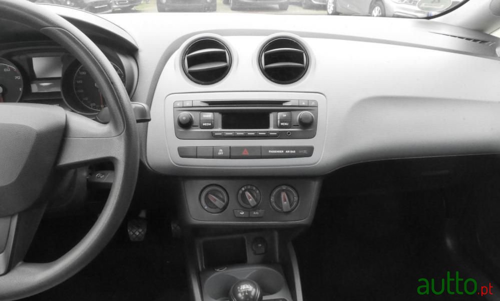 2015' SEAT Ibiza photo #6