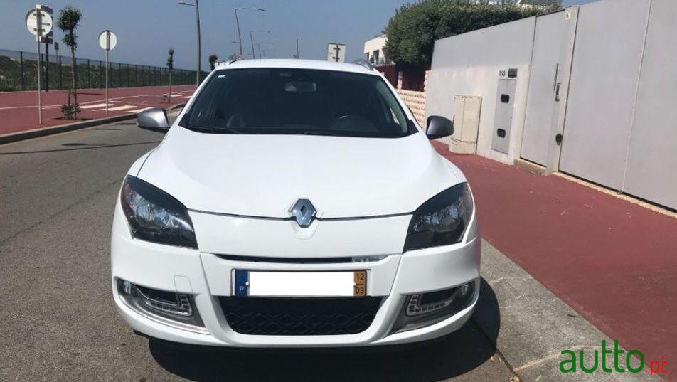 2012' Renault Megane Sport Tourer photo #4