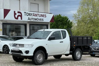 2015' Mitsubishi L200
