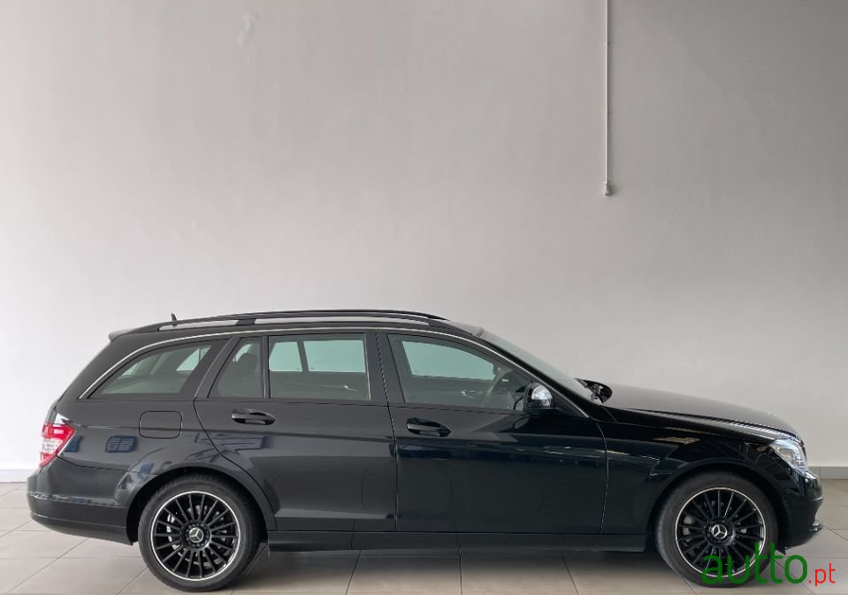 2008' Mercedes-Benz C-200 photo #3