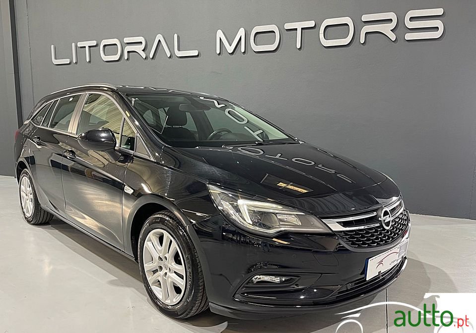 2018' Opel Astra Sports Tourer photo #1