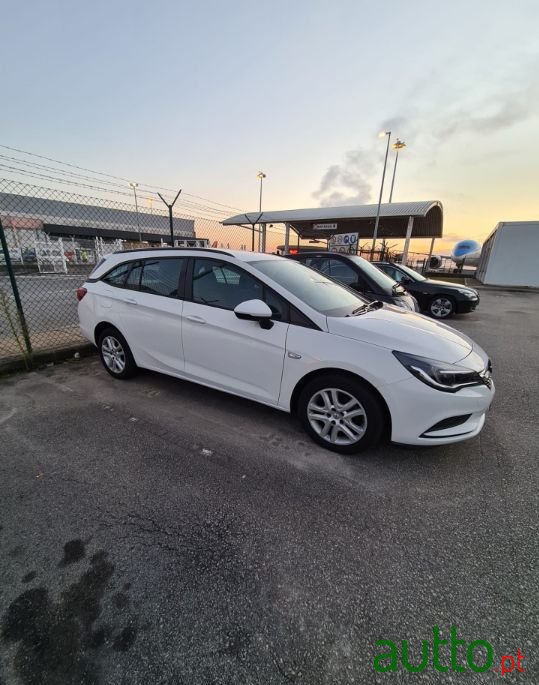 2019' Opel Astra Sports Tourer photo #6