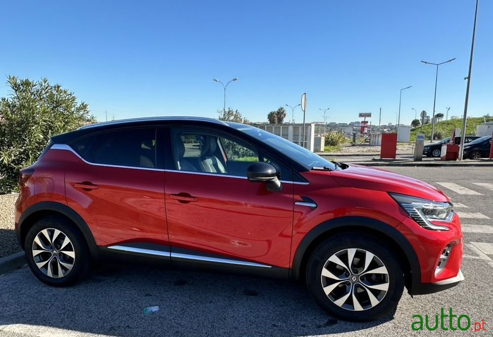 2021' Renault Captur photo #3