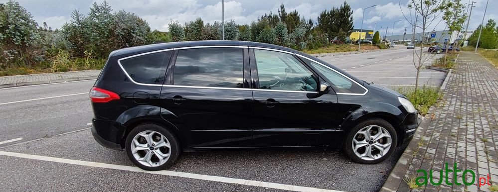 2010' Ford S-Max photo #1