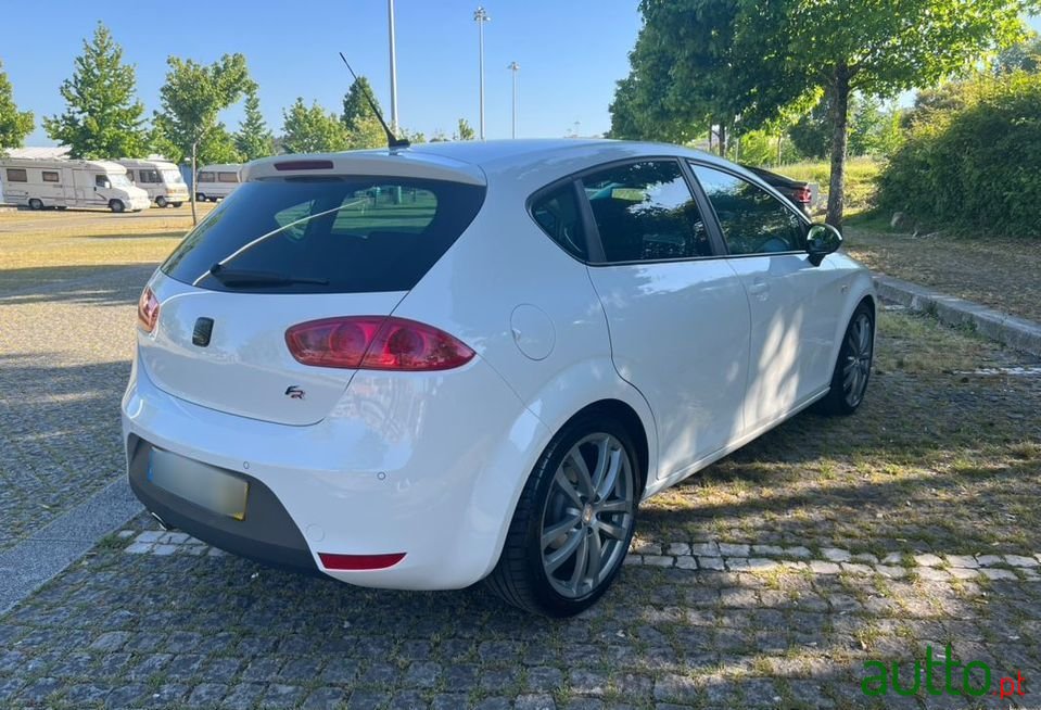 2010' SEAT Leon photo #3