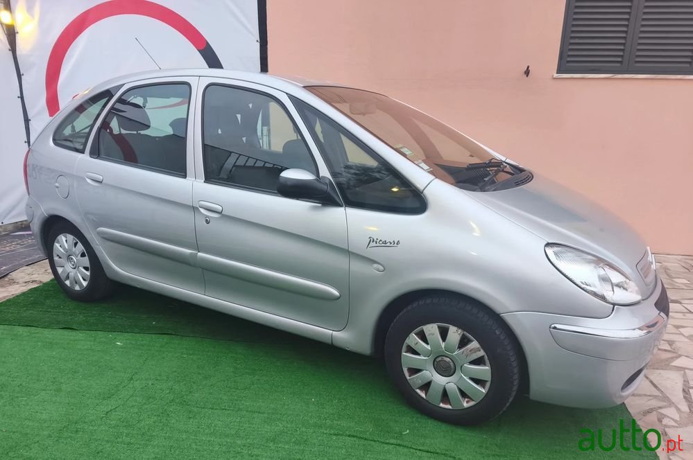 2004' Citroen Xsara Picasso 1.6I Premier photo #4