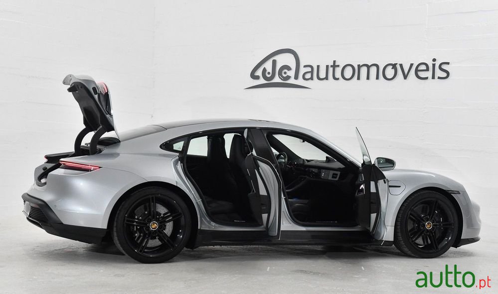 2022' Porsche Taycan Turbo S photo #6