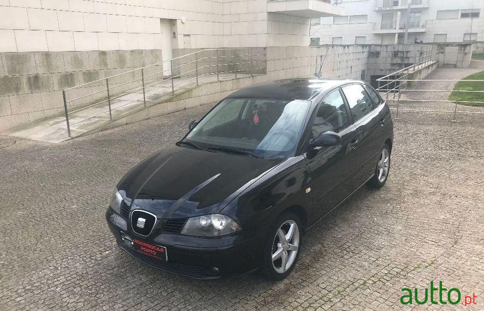 2005' SEAT Ibiza photo #2