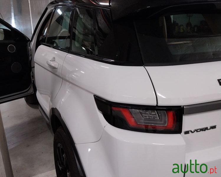 2014' Land Rover Range Rover Evoque photo #3