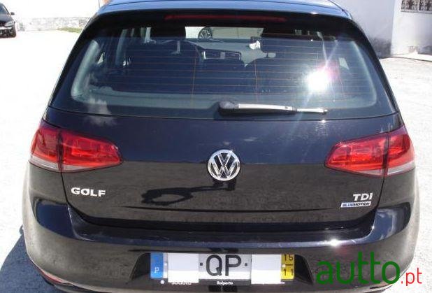 2015' Volkswagen Golf 1.6 Tdi Bluemotion Trendline photo #2