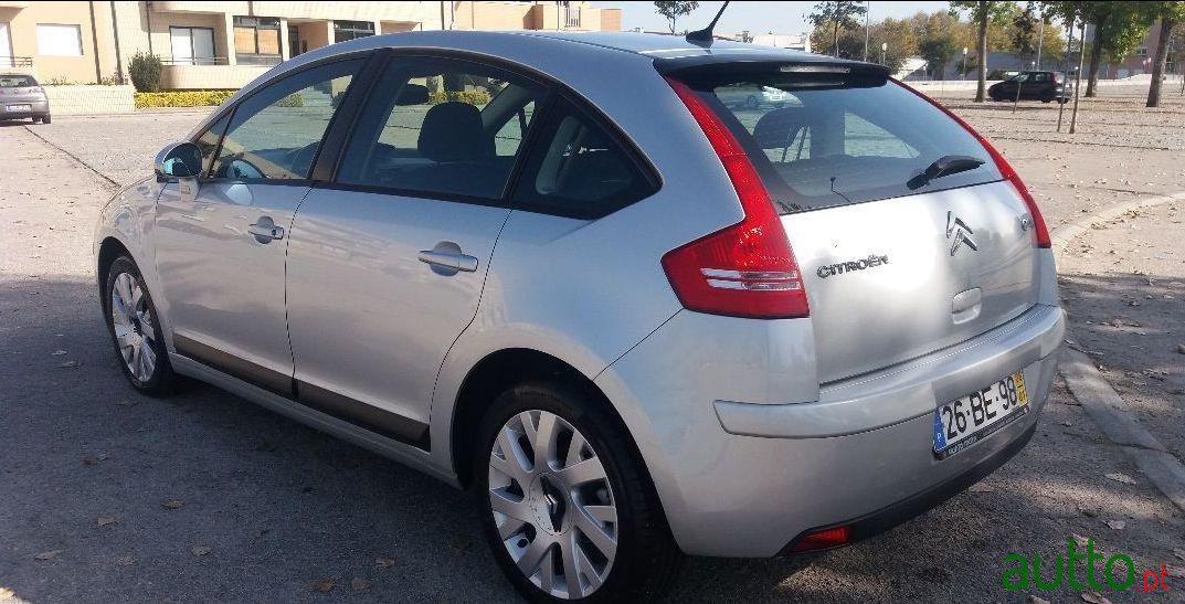 2006' Citroen C4 1.6 Hdi photo #2