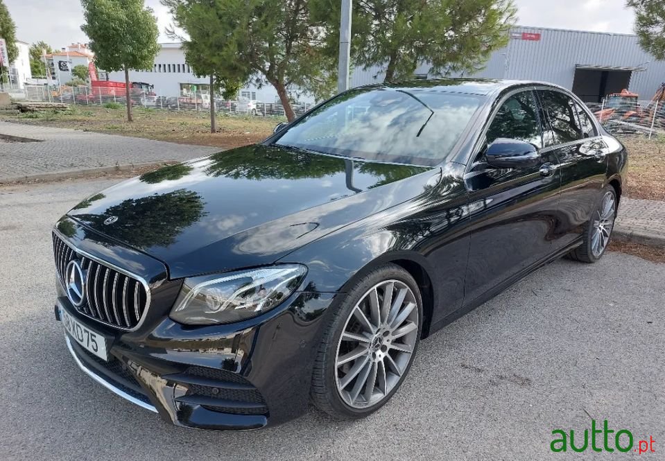 2019' Mercedes-Benz E-300 photo #1