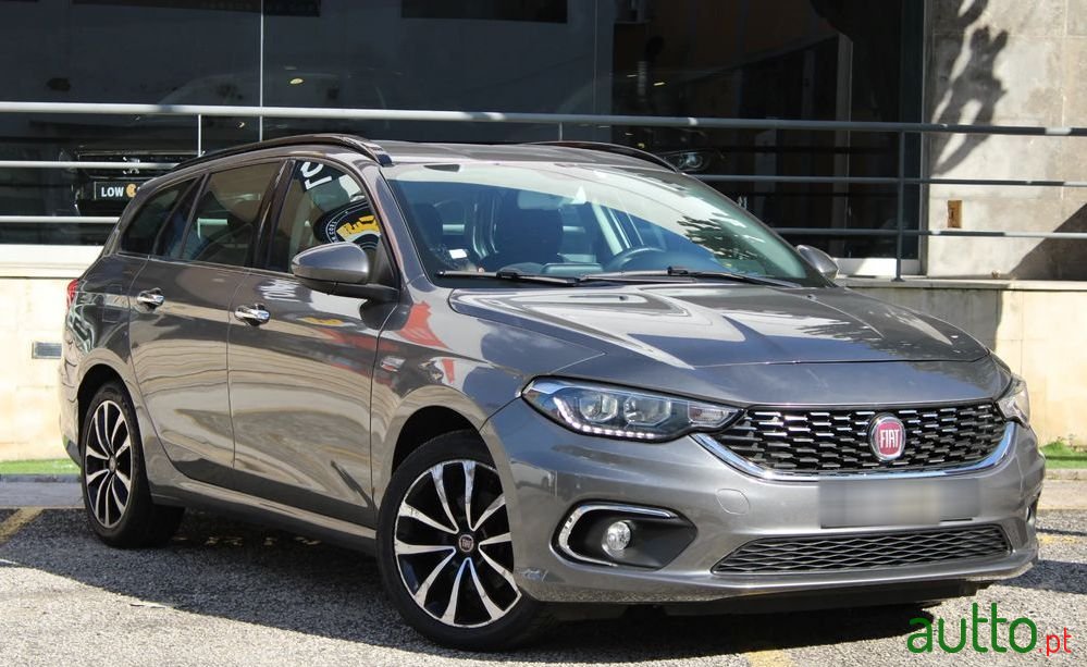 2018' Fiat Tipo Station Wagon photo #1
