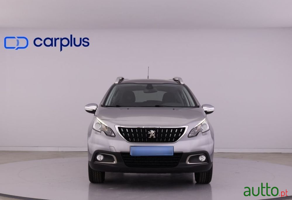 2019' Peugeot 2008 photo #3