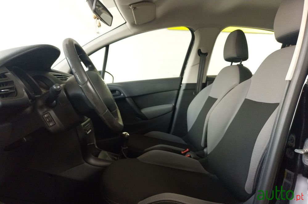2014' Citroen C3 1.2 Vti Attraction photo #4