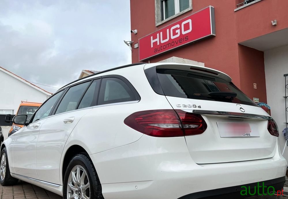 2020' Mercedes-Benz Classe C photo #2