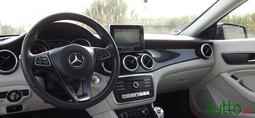 2016' Mercedes-Benz Cla-180 photo #5