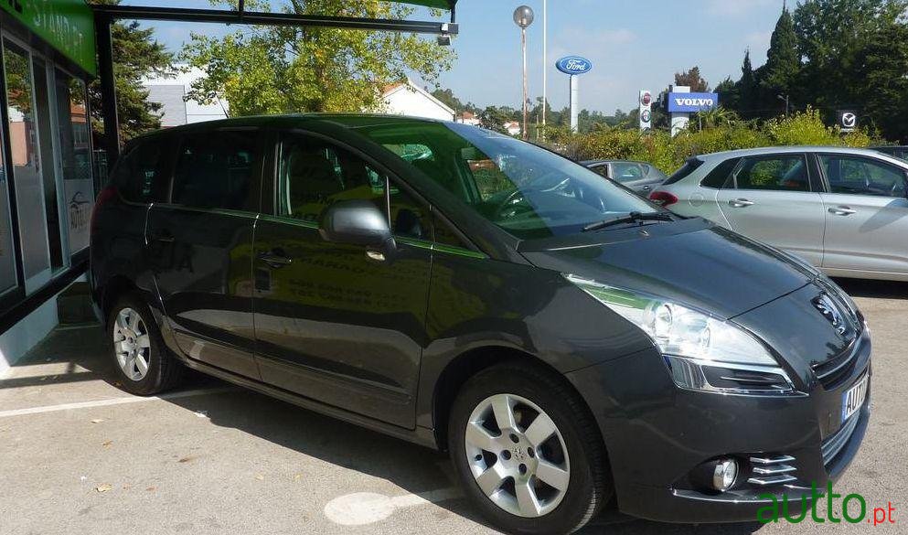 2012' Peugeot 5008 1.6 HDi 7L Access photo #2
