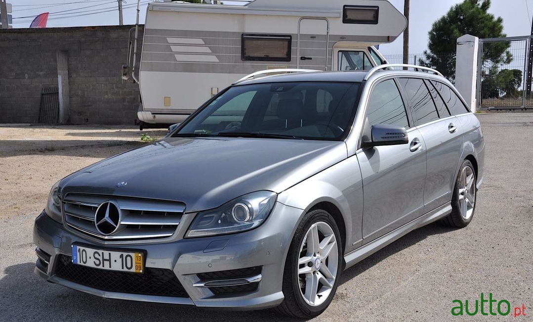 2013' Mercedes-Benz C-250 photo #3