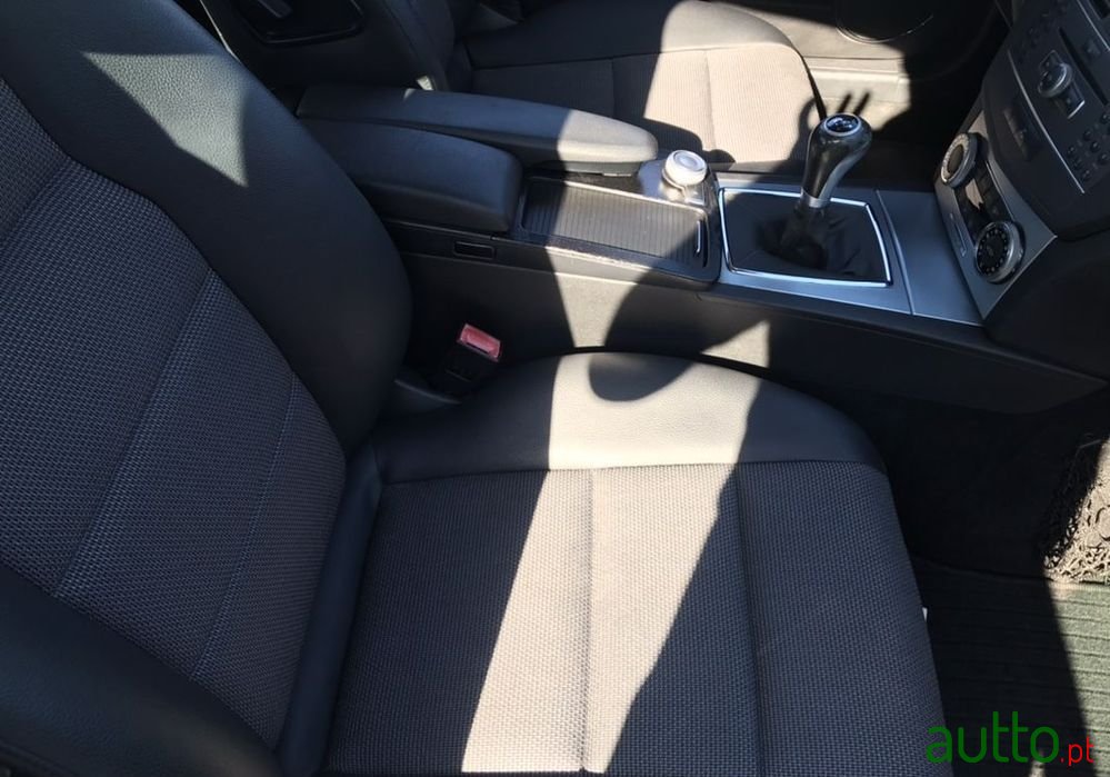 2010' Mercedes-Benz C 250 photo #6