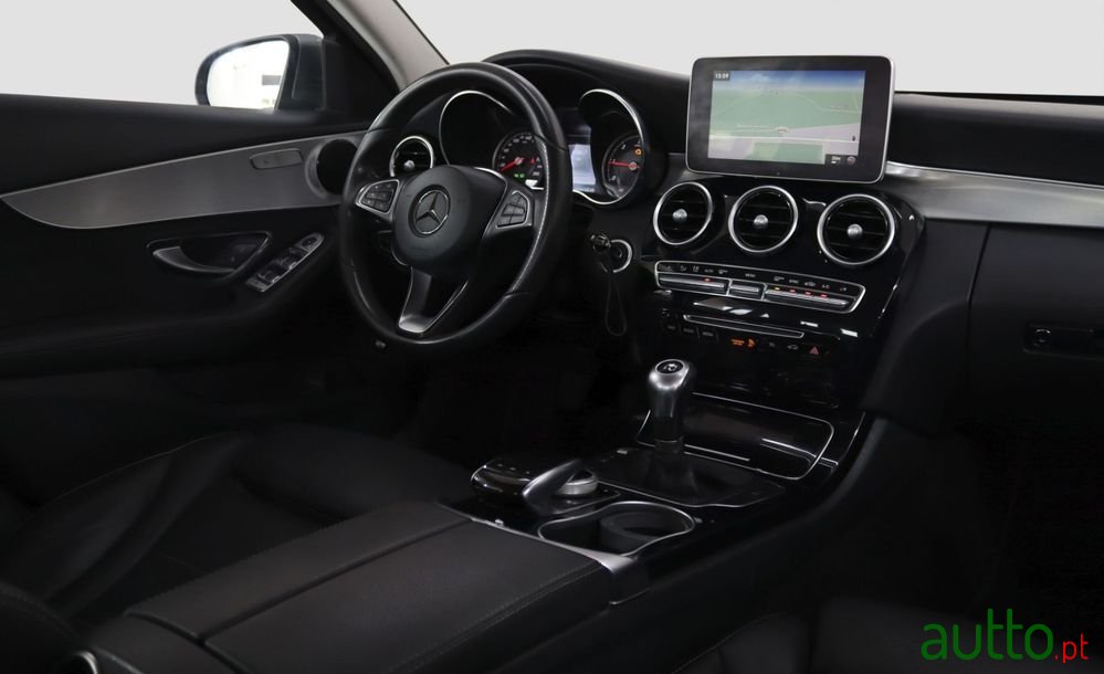 2015' Mercedes-Benz Classe C photo #5