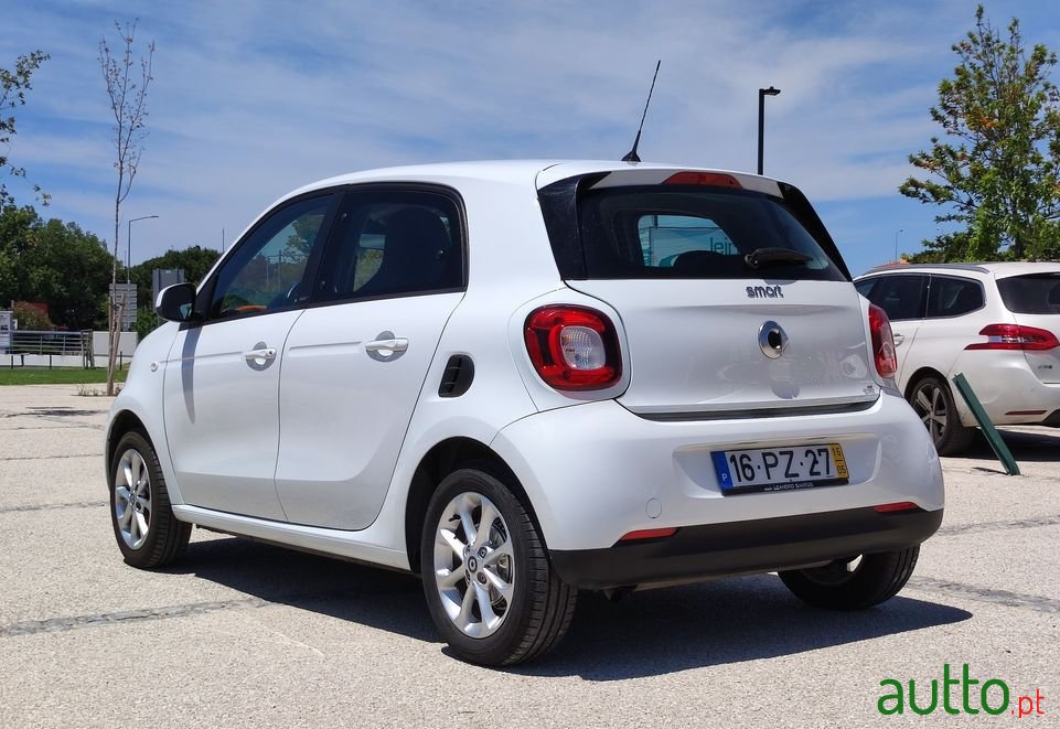 2015' Smart Forfour photo #2