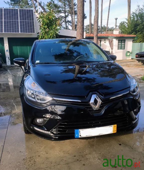 2019' Renault Clio photo #1