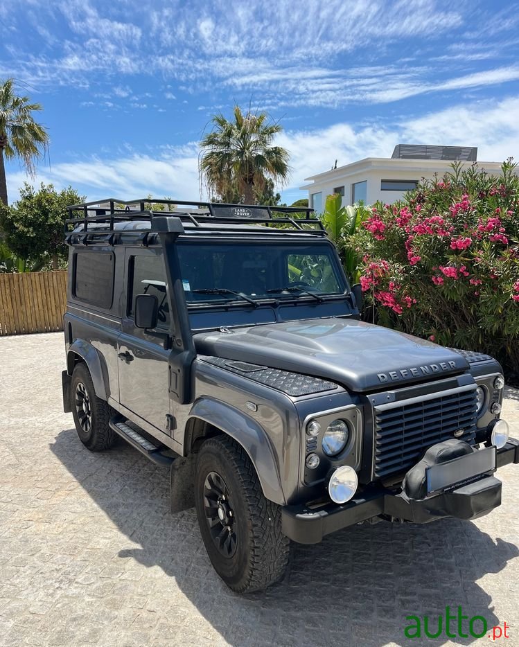 2015' Land Rover Defender photo #1