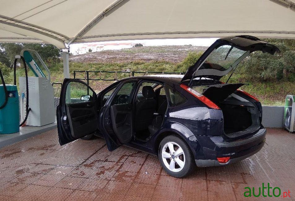 2006' Ford Focus photo #1