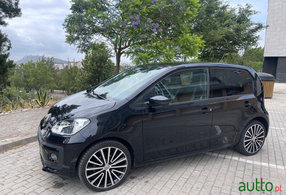 2018' Volkswagen Up! 1.0 Bmt High photo #1