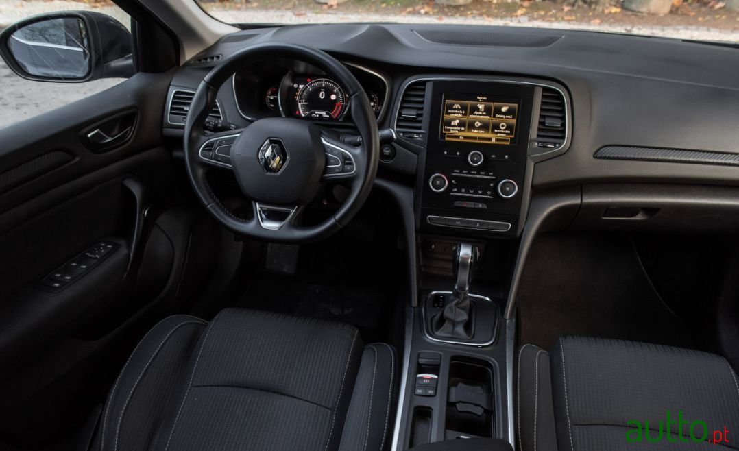 2018' Renault Megane Sport Tourer photo #6