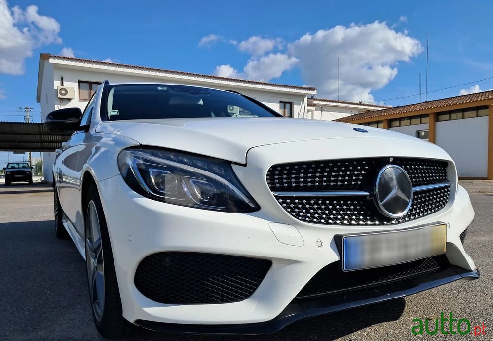 2015' Mercedes-Benz Classe C Bluetec photo #4