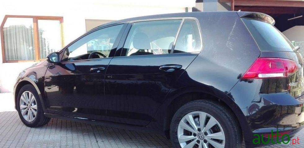 2013' Volkswagen Golf photo #2