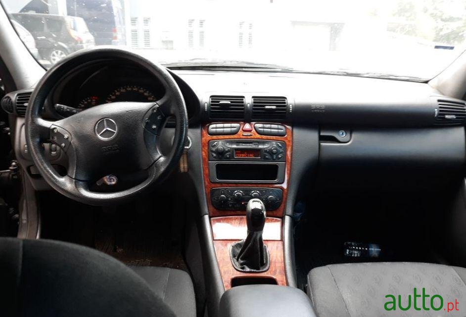 2001' Mercedes-Benz C-220 photo #1