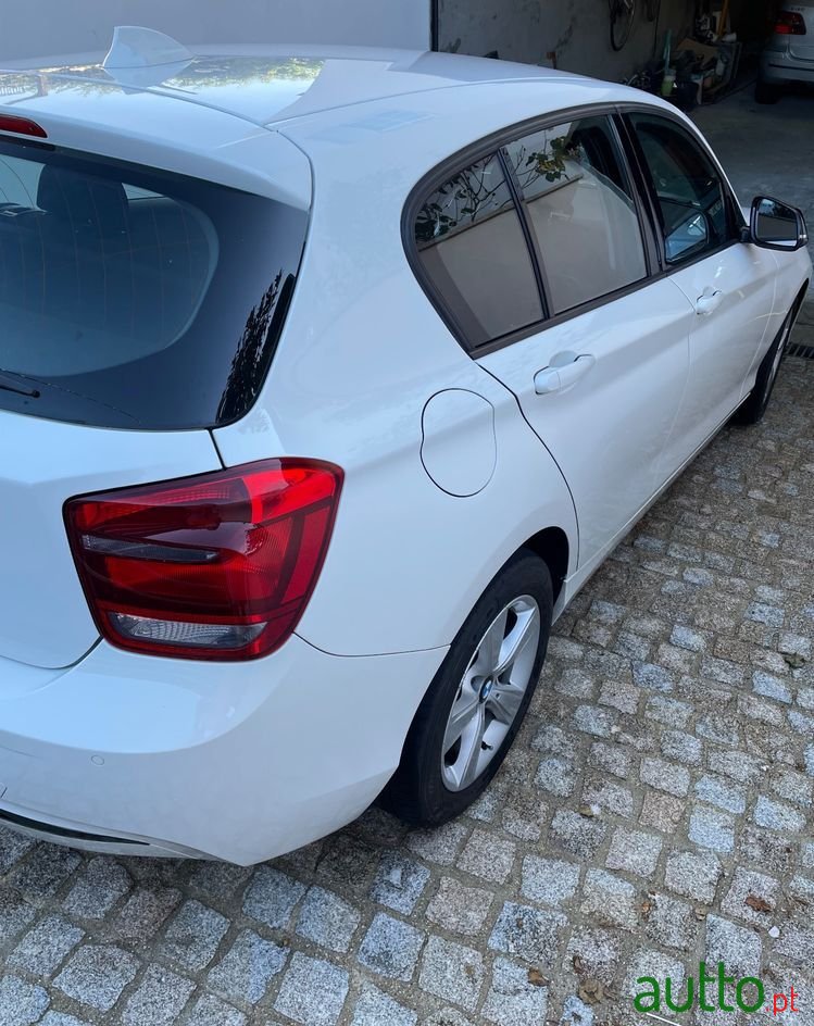 2012' BMW 118 D Line Sport photo #6