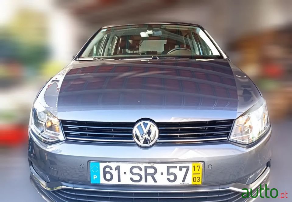 2017' Volkswagen Polo photo #2