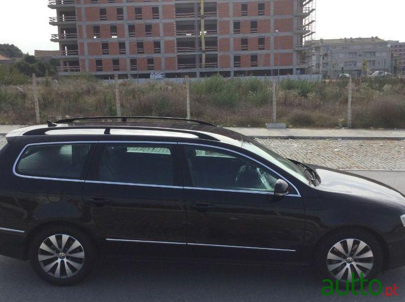 2009' Volkswagen Passat Variant photo #1