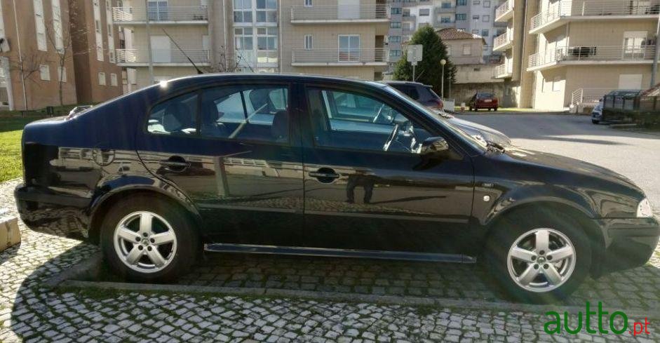 2001' Skoda Octavia 1.6 Elegance photo #1