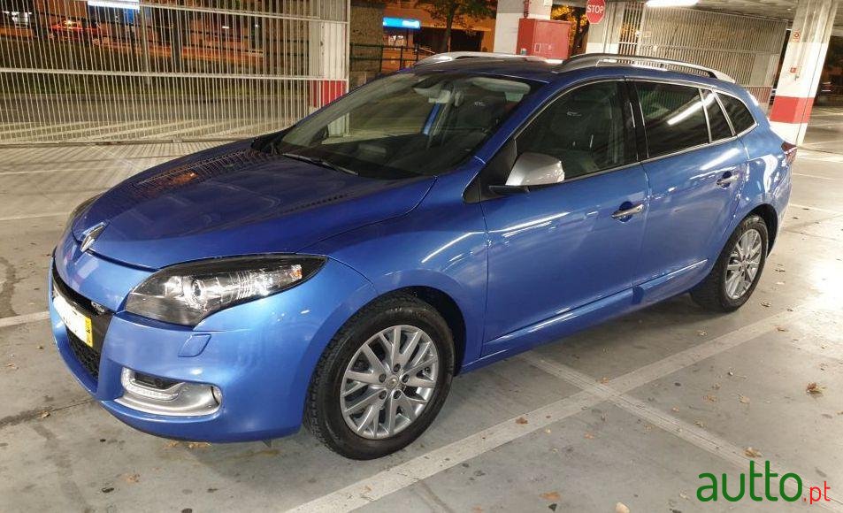 2013' Renault Megane Sport Tourer photo #1