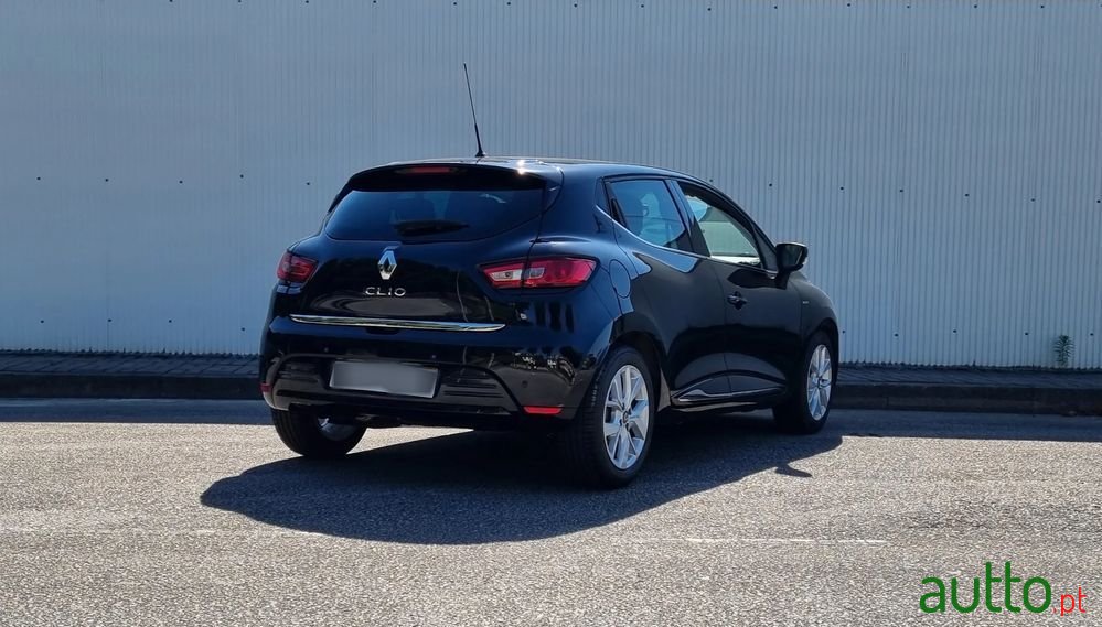 2019' Renault Clio photo #2