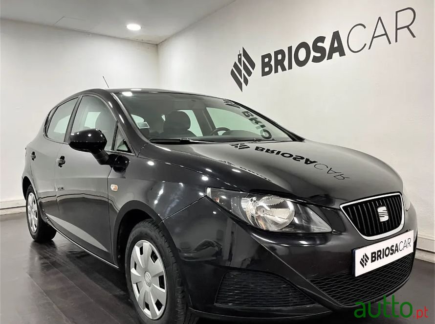 2011' SEAT Ibiza photo #1