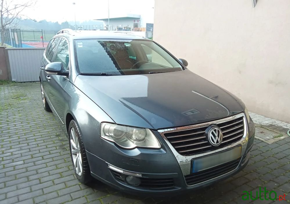 2008' Volkswagen Passat Variant photo #1