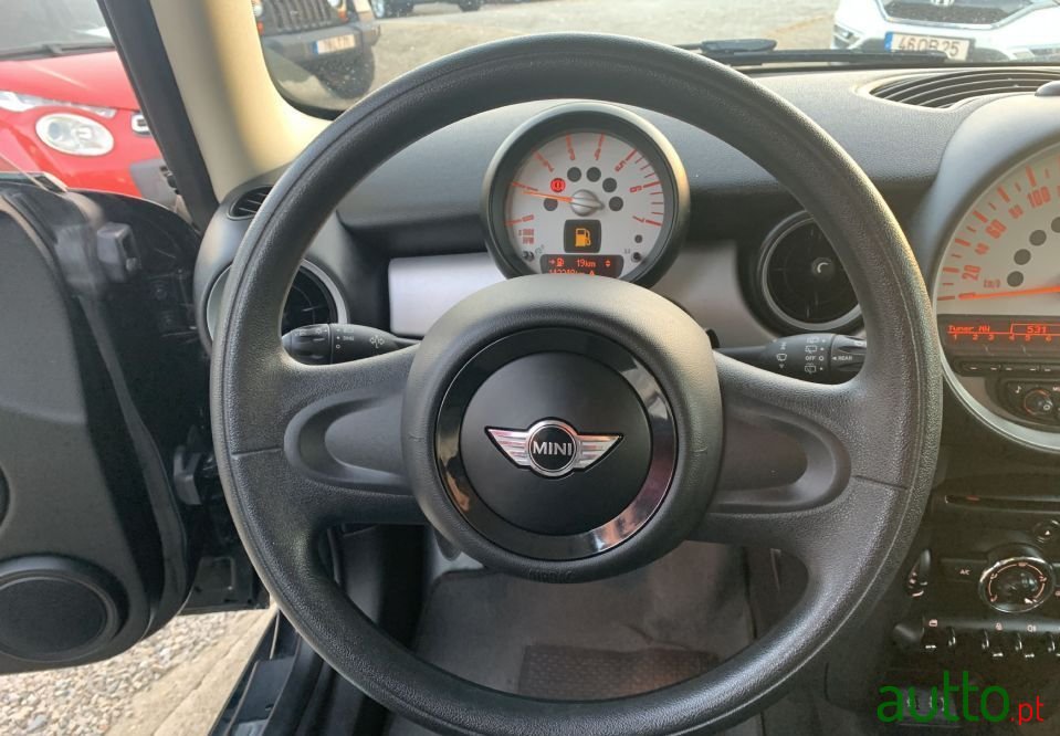 2013' MINI One D photo #6